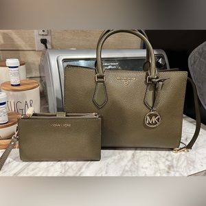 MICHAEL MICHAEL KORS
Valerie Medium Pebbled Leather Satchel & wallet